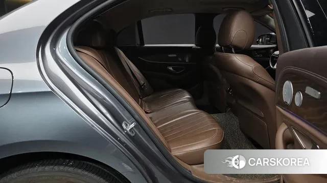 Mercedes-Benz E-Class W213 2018 Серый из Кореи, фото 3