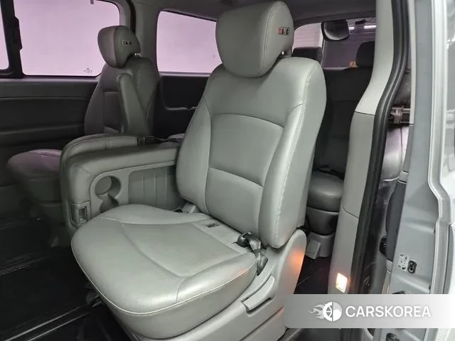 Hyundai The New Grand Starex 2018 Серебряный из Кореи, фото 3