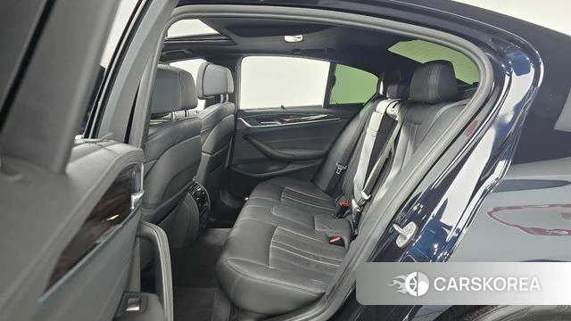 BMW 5 Series (G30) 2022 Черный из Кореи, фото 3