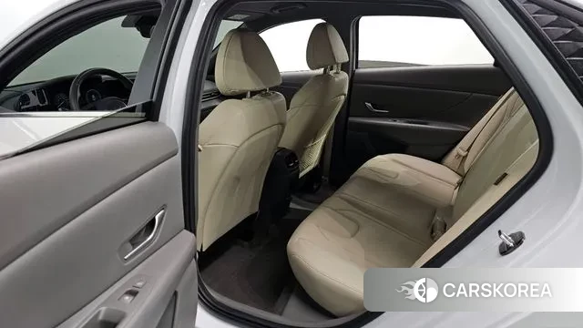 Hyundai The New Avante (CN7) 2023 Белый из Кореи, фото 3