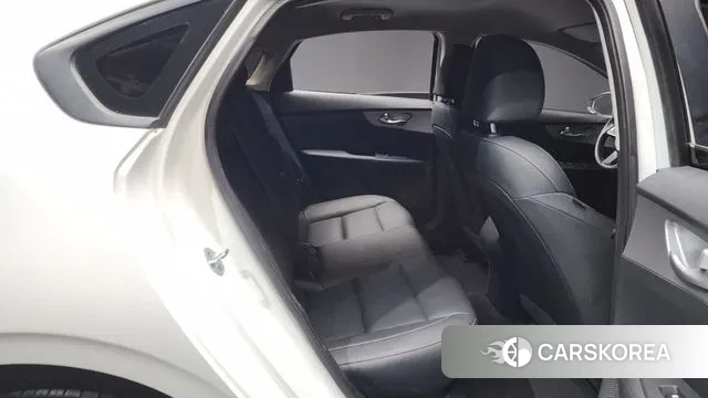 Kia The New K3 2nd generation 2022 Белый из Кореи, фото 3