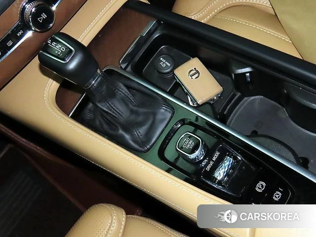 Volvo XC90 second Generation 2018 Белый из Кореи, фото 3