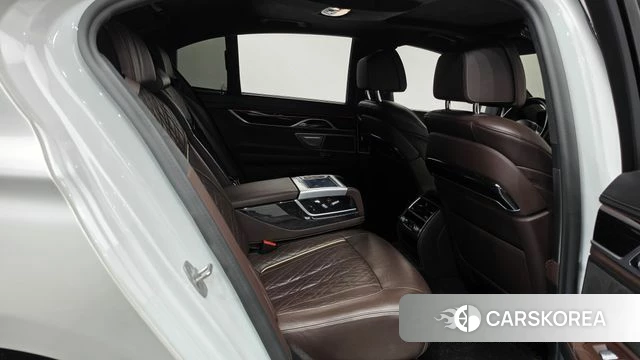 BMW 7 Series (G11) 2021 Белый из Кореи, фото 3
