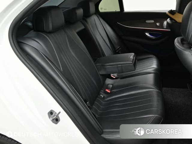 Mercedes-Benz E-Class W213 2018 Белый из Кореи, фото 3