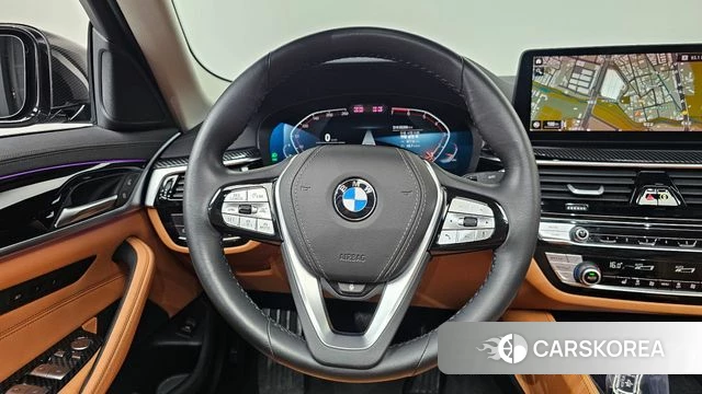 BMW 5 Series (G30) 2022 Серебристо-серый из Кореи, фото 3