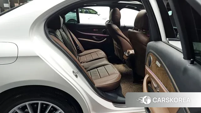 Mercedes-Benz E-Class W213 2021 Белый из Кореи, фото 3