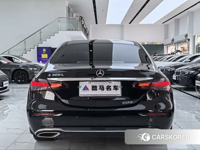 Mercedes-Benz E-class 2023 Черный из Китая, фото 3