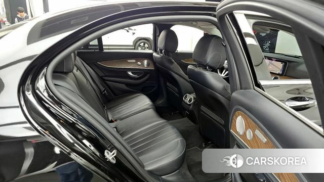 Mercedes-Benz E-Class W213 2020 Черный из Кореи, фото 3