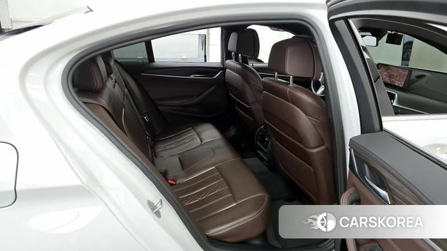 BMW 5 Series (G30) 2020 Белый из Кореи, фото 3