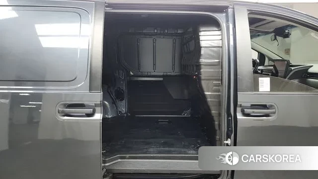 Hyundai Staria 2023 Серый из Кореи, фото 3