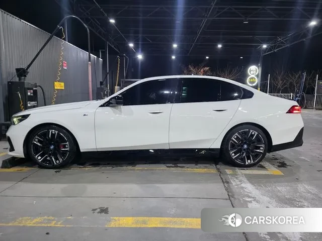 BMW i5 (G60) 2024 Белый из Кореи, фото 3