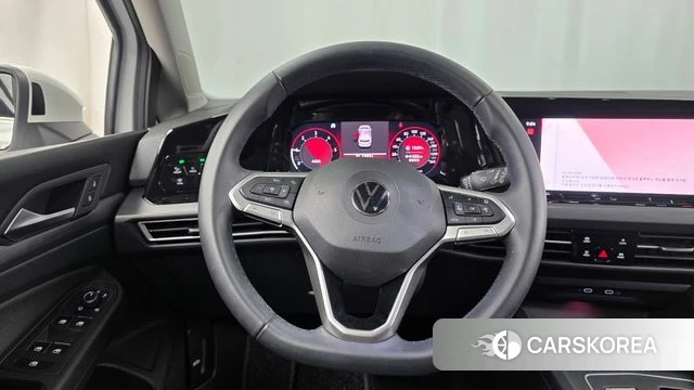 Volkswagen Golf 8th Generation 2022 Белый из Кореи, фото 3