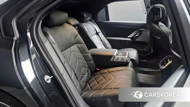 BMW 7 Series (G70) 2025 Черный из Кореи, фото 3