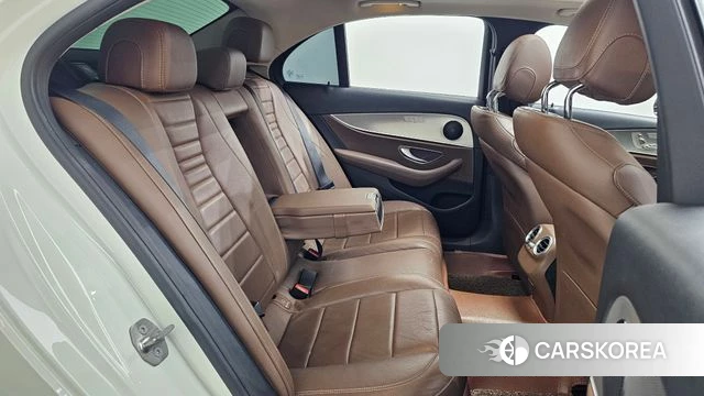 Mercedes-Benz E-Class W213 2018 Белый из Кореи, фото 3