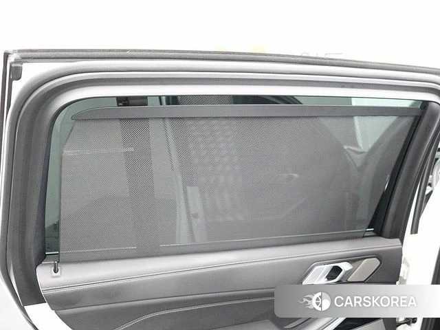 BMW X7 (G07) 2024 Белый из Кореи, фото 3