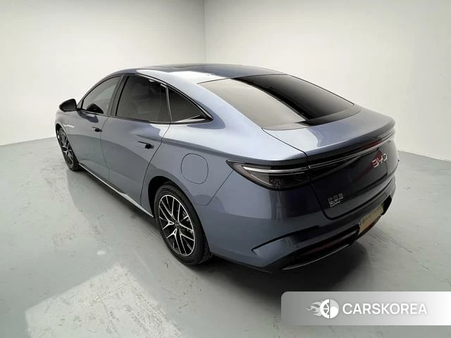 BYD Seal DM 2024 Темно-серый из Китая, фото 3
