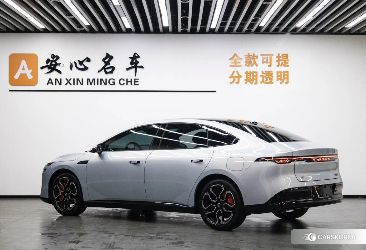 Nissan N7 2025 Серебристо-серый из Китая, фото 3
