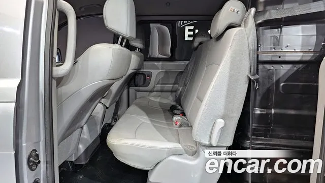Hyundai The New Grand Starex 2021 Серебристо-серый из Кореи, фото 3