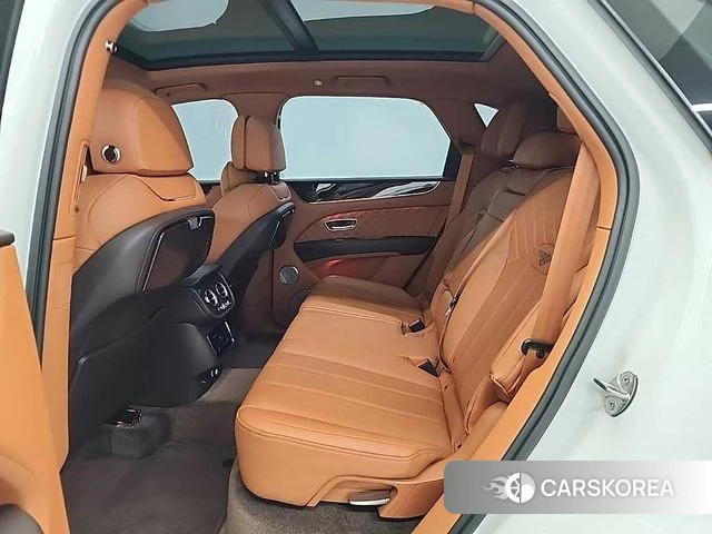 Bentley Bentayga 2022 Белый из Кореи, фото 3
