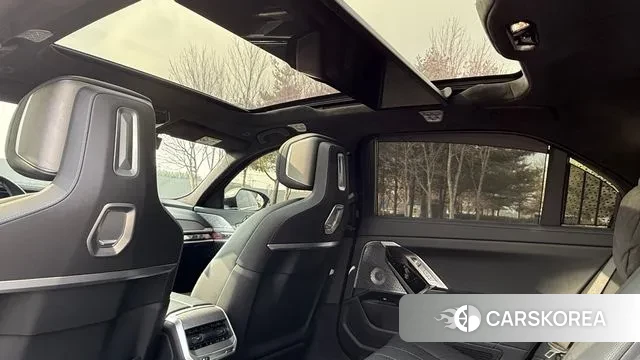 BMW i7 (G70) 2023 Черный из Кореи, фото 3