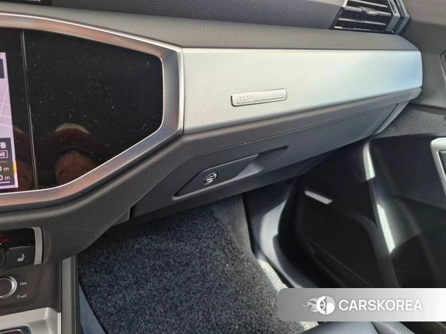 Audi Q3 (F3) 2020 Белый из Кореи, фото 3