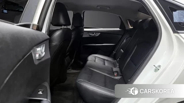 Kia The New K3 2nd generation 2021 Белый из Кореи, фото 3