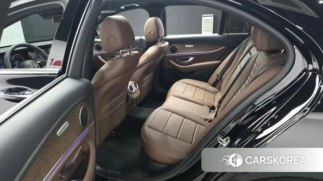 Mercedes-Benz E-Class W213 2023 Черный из Кореи, фото 3
