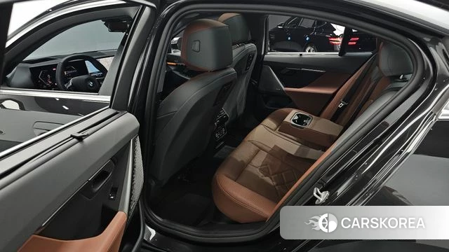 BMW 5 Series (G60) 2025 Серый из Кореи, фото 3