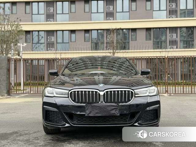 BMW 5 series 2022 Черный из Китая, фото 3