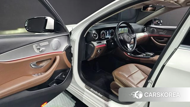 Mercedes-Benz E-Class W213 2018 Белый из Кореи, фото 3