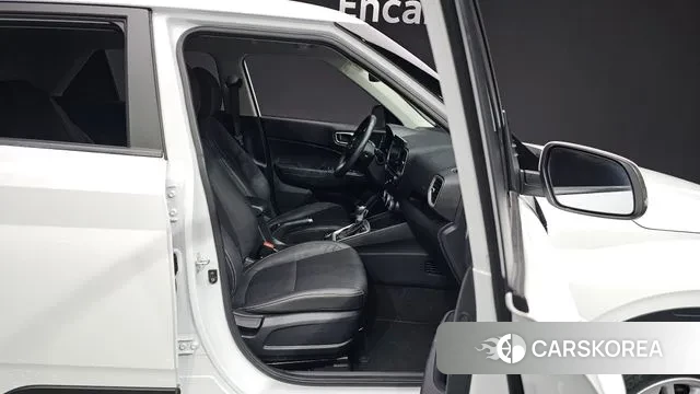 Hyundai Venue 2023 Белый из Кореи, фото 3