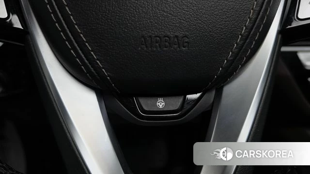 BMW 5 Series (G30) 2022 Белый из Кореи, фото 3