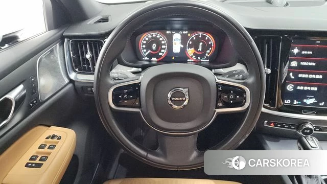 Volvo V60 Cross-Country 2nd Generation 2020 Белый из Кореи, фото 3