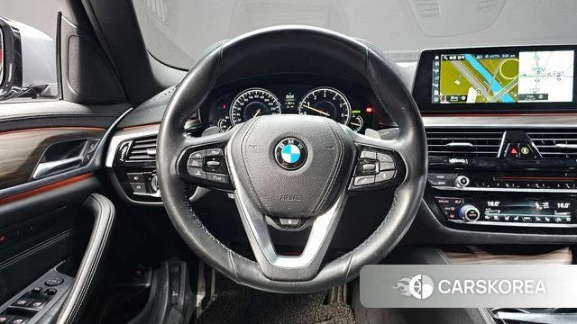 BMW 5 Series (G30) 2018 Серый из Кореи, фото 3