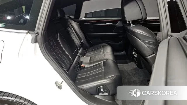 BMW 6 Series GT (G32) 2023 Белый из Кореи, фото 3