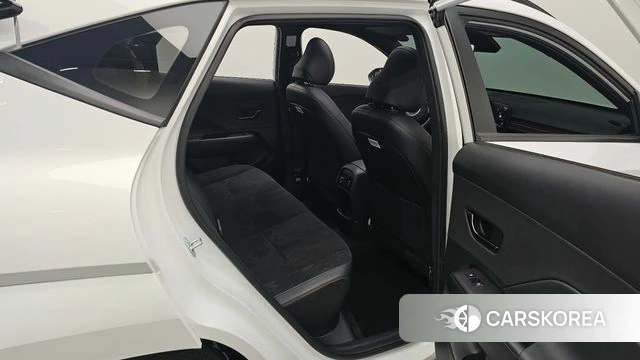 Hyundai Kona (SX2) 2025 Белый из Кореи, фото 3
