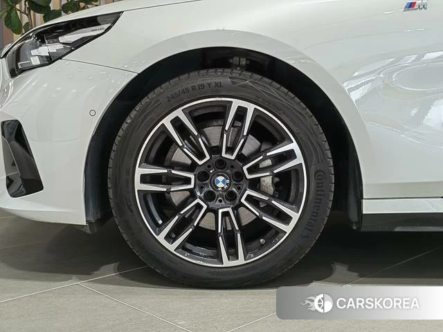 BMW 5 series 2024 Белый из Китая, фото 3