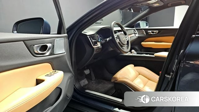 Volvo V60 Cross-Country 2nd Generation 2023 Синий из Кореи, фото 3