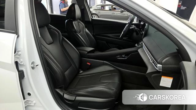 Hyundai The New Avante Hybrid (CN7) 2024 Белый из Кореи, фото 3