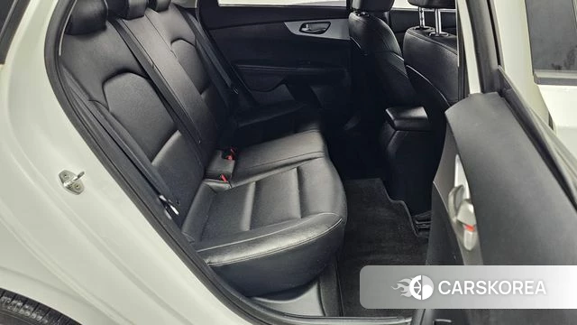 Kia The New K3 2nd generation 2021 Белый из Кореи, фото 3