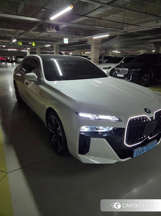 BMW i7 (G70) 2023 Белый из Кореи, фото 3