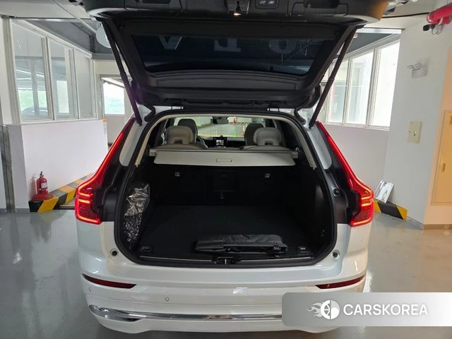 Volvo XC60 second Generation 2025 Белый из Кореи, фото 3
