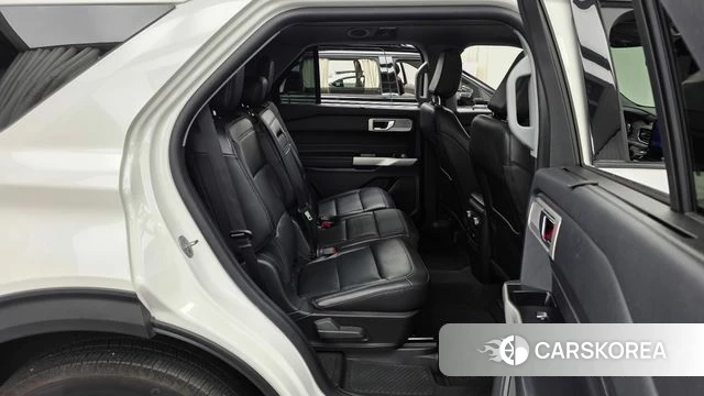 Ford Explorer 6th Generation 2023 Белый из Кореи, фото 3