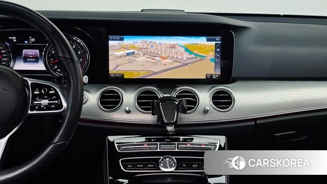 Mercedes-Benz E-Class W213 2018 Белый из Кореи, фото 3