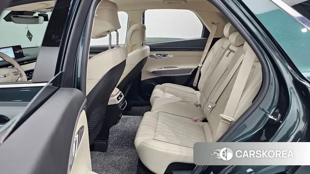 Genesis GV70 2022 Темно-зеленый из Кореи, фото 3