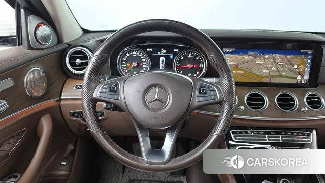 Mercedes-Benz E-Class W213 2018 Белый из Кореи, фото 3