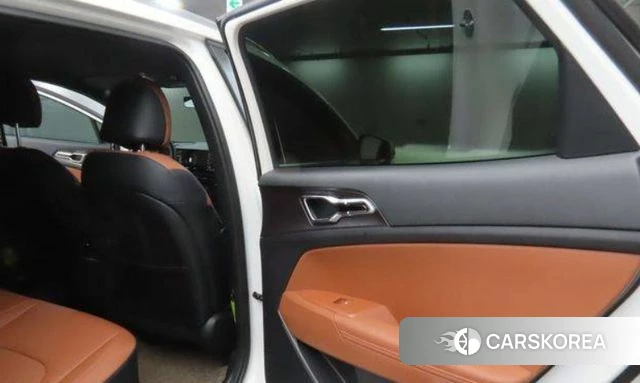 Kia The New Sportage 5th Generation Hybrid 2024 Белый из Кореи, фото 3