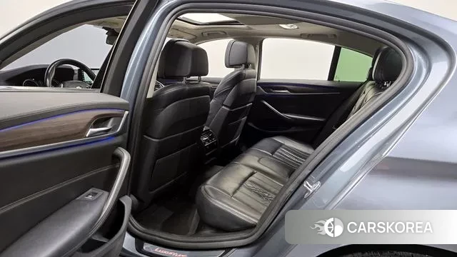 BMW 5 Series (G30) 2018 Серый из Кореи, фото 3