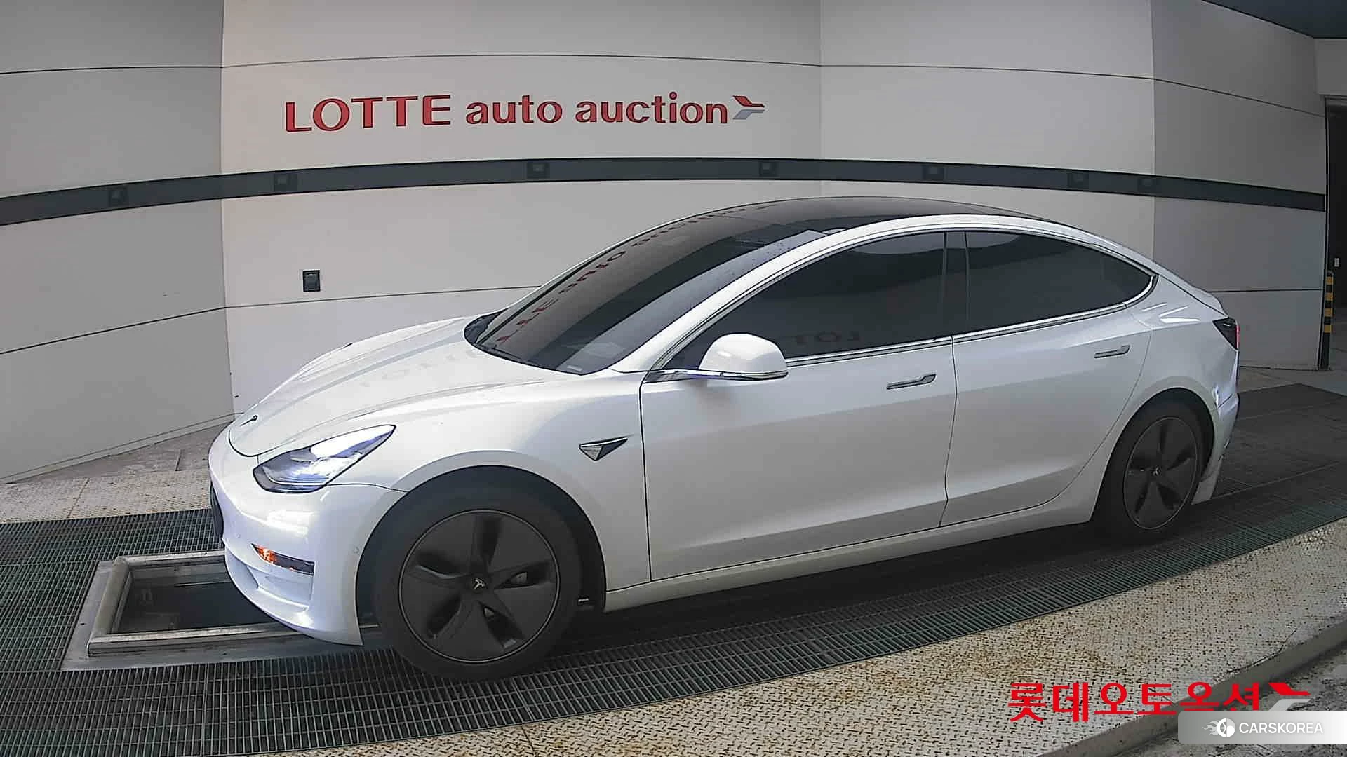 Tesla Model 3 Standard Range Plus RWD 2020 Pearl White Multi-coat из Кореи, фото 3