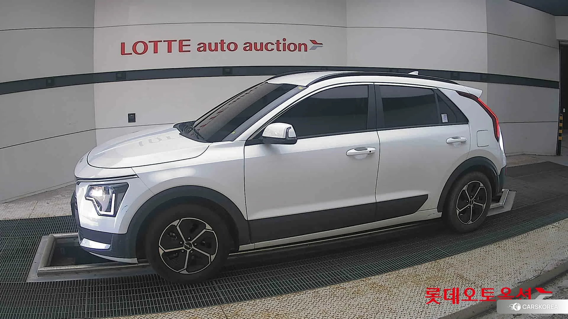 Kia Niro Hybrid 2022 Snow White Pearl (optional) из Кореи, фото 3